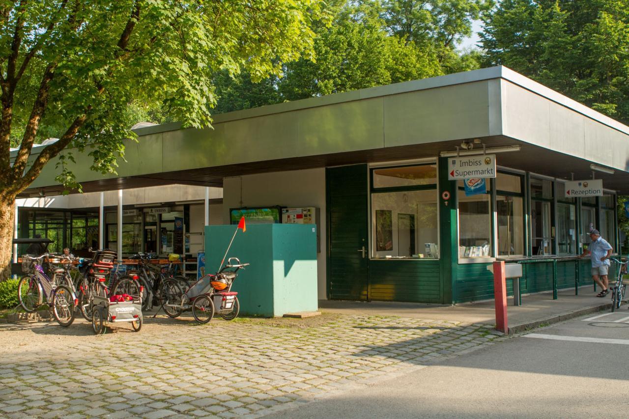 Munich Oktoberfest Glamping Hotell Exteriör bild