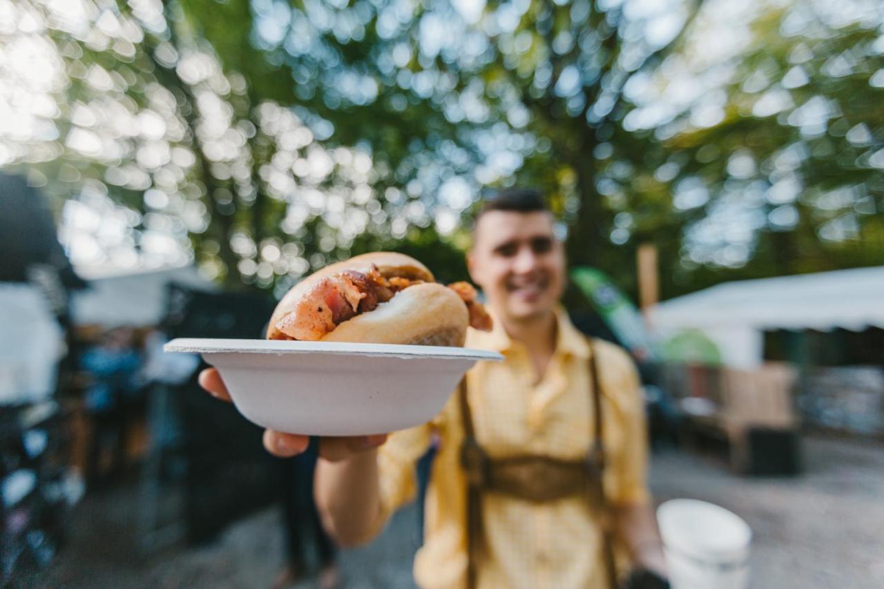 Munich Oktoberfest Glamping Hotell Exteriör bild